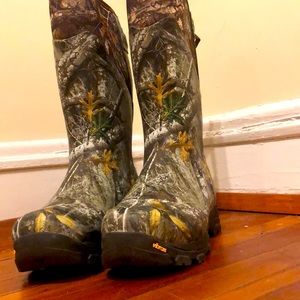 Anti slip - insulated muck boots